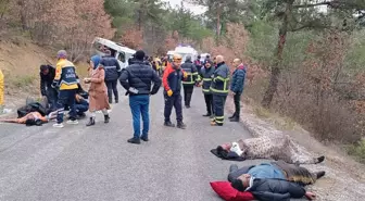 Karabük'te Minibüs Kazası: 17 Yaralı