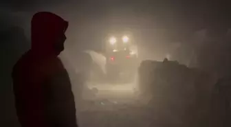 Tipide araçlarında mahsur kalanları ekipler kurtardı