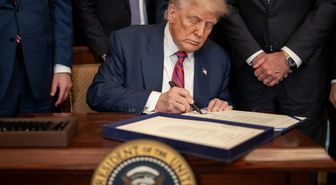 Trump, Küba'ya petrol satan ülkeleri tehdit etti