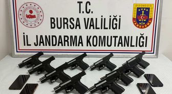 Gemlik'te silah operasyonu: 10 ruhsatsız tabanca ele geçirildi