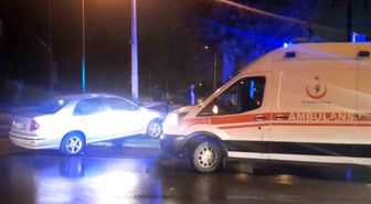 D-650 kara yolunda iki otomobil çarpıştı: 3 yaralı