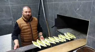 Depremde iş yeri yıkılan esnaf açtığı işletmeyle hayata tutundu