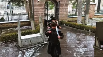 Ertuğrul Gazi Türbesi'nde saygı nöbeti tarihi dokuya uygun şekilde yenilendi