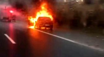 Gaziantep'te seyir halindeki araç alev alev yandı