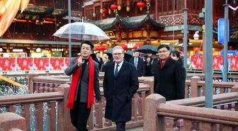 İngiltere Başbakanı, Shanghai'ı Ziyaret Etti