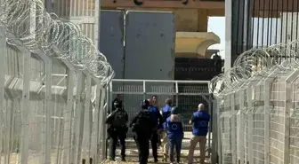 İsrail: 'Refah Sınır Kapısı'nda çift yönde geçişlere yarın başlanması bekleniyor'