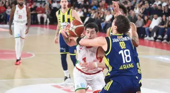 Karşıyaka parkede direnemedi