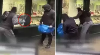 Rahatlığa bak! Vatandaşların gözü önünde balyozu vurup kaçtılar