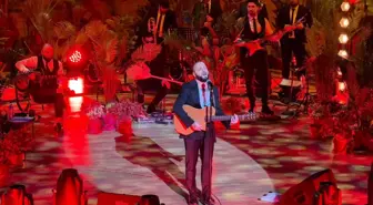 Şarkıcı Berkay, Ankara'da dinleyicileriyle buluştu