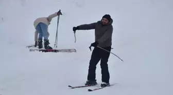 Zigana Kayak Merkezi'nde yarıyıl tatilinin son gününde ziyaretçi yoğunluğu