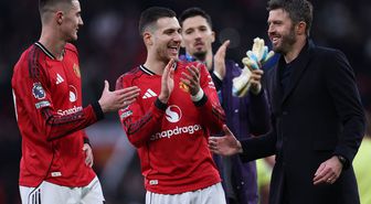 6 maçta 1 kez kazanan Manchester United'ın başına geçti, 3'te 3 yapıp gönülleri fethetti