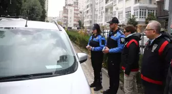 Adana'da polis ekipleri okulların çevresinde denetim yaptı
