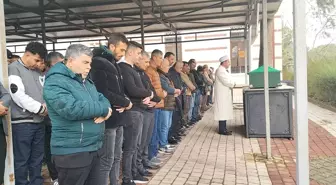 Antalya'daki otobüs kazasında hayatını kaybeden 12 yaşındaki Seymen Çınar Sarı'nın cenazesi defnedildi