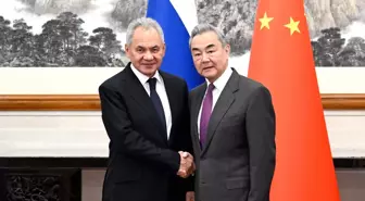 Çin'in En Üst Düzey Diplomatı, Rusya Güvenlik Konseyi Sekreteri ile Görüştü