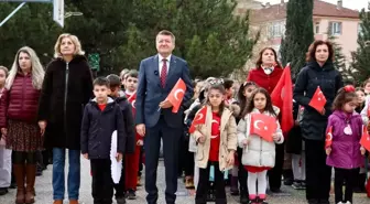 Ertuğrulgazi İlkokulu'nda ikinci dönemin ilk dersi bayrak temasıyla yapıldı