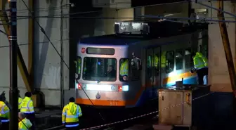 Atatürk Havalimanı Seferini Yapan Metro Raydan Çıktı