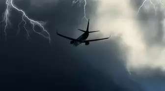 Yolcu uçağı Dalaman'a inemeyince Antalya'ya yönlendirildi