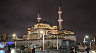 İstanbul'da Berat Kandili dualarla idrak edildi