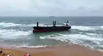 Kastamonu açıklarında vurulan ve Sarıyer'de karaya oturan gemi havadan görüntülendi