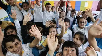 MEB'den öğrencileri üzecek takvim! Tatiller birleşti