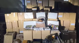 Mersin'de kaçak 2 milyon 10 bin makaron ve 227 kilogram nargile tütünü ele geçirildi