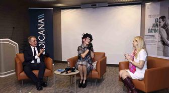 Şarkıcı Hande Yener kanser sürecini Medicana'da anlattı: 'Drenlerle sahneye çıkıp dans ettim'