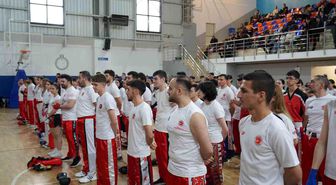 Sporcular siyah kuşak için ter döktü