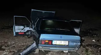 Uşak'ta iki otomobil çarpıştı: 5 yaralı