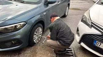 Alanya'da araçların lastiklerini kesen, tuvalete zarar verip, marketten yiyecek ve içecek alan 3 şüpheli yakalandı