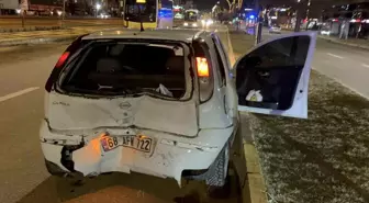 Alkollü sürücü önündeki araca çarptı: 6 yaralı