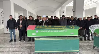 Antalya'daki otobüs kazasında hayatını kaybeden Resmiye Göktepe'nin cenazesi defnedildi