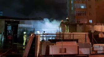 Ataşehir'de iş yerinde çıkan yangın söndürüldü