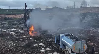 Bilecik'te iş makinesi yandı