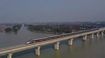 Çin'de demir yolu köprüsü çöktü: 5 ölü