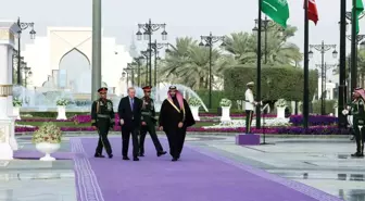 Cumhurbaşkanı Erdoğan, Suudi Arabistan'da resmi törenle karşılandı