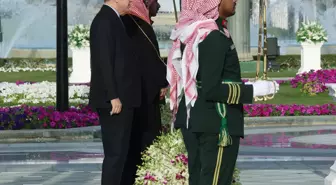 Cumhurbaşkanı Erdoğan, Suudi Arabistan'da resmi törenle karşılandı