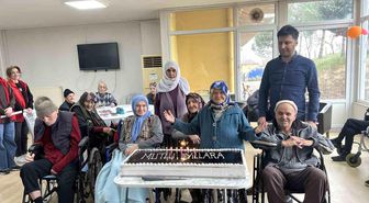 Doğum günlerini birlikte kutladılar