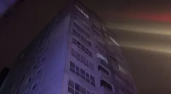 Esenyurt'ta 14 katlı binada yangın: 4 kişi dumandan etkilendi