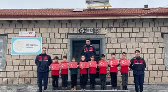 Gemerek'te ilk ders 'Bayrak Sevgisi' temasıyla başladı
