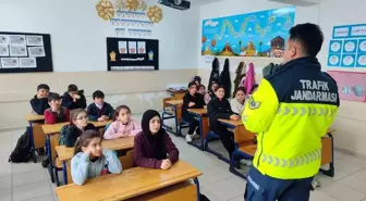 Jandarmadan öğrenci ve öğretmenlere trafik eğitimi
