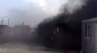 Kırıkhan'da konteyner yangını