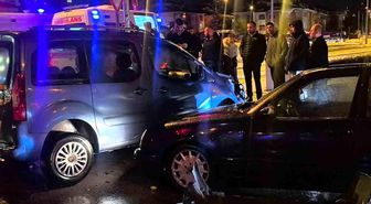 Kırmızı ışık ihlali kazaya neden oldu: 2 yaralı