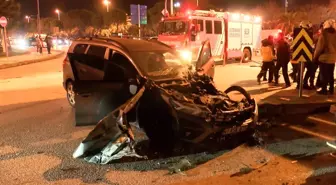 Maltepe'de iki otomobil kafa kafaya çarpıştı: 6 yaralı