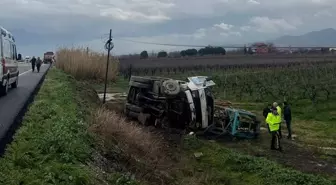Manisa'da çekiciye bağlı kamyonun devrilmesi sonucu 1 kişi yaralandı