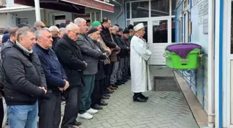 Otobüs kazasında ölen kadın son yolculuğuna uğurlandı