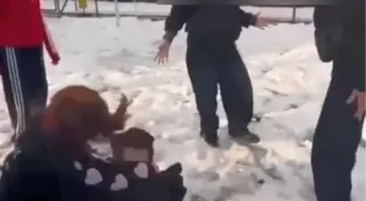 Ortaokul öğrencileri çocuk parkında darbedildi