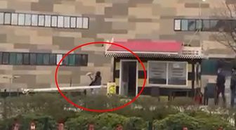 Taksiye binemeyen kadın, durak camlarını kırdı: O anlar kamerada