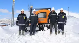 YEDAŞ ekipleri kesintisiz elektrik için zorlu kış şartlarında görev yapıyor