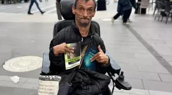 Yüzde 90 bedensel engelli, tek eliyle 3 kitap yazdı