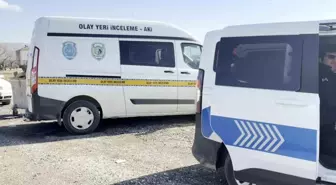 Aksaray'da çatıdan düşen işçi ağır yaralandı